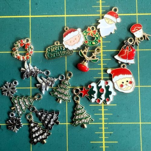 Christmas fripperies (A) - mixed charms x 10 pieces minimum