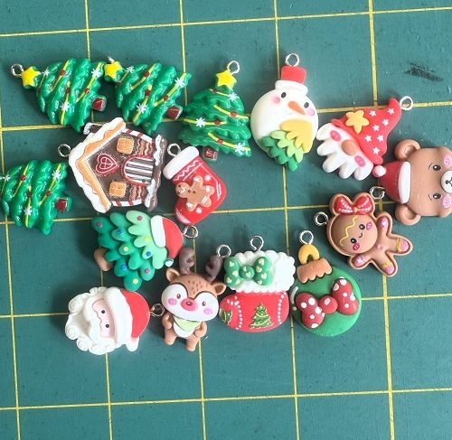Christmas fripperies (C) - mixed charms x 10 pieces minimum